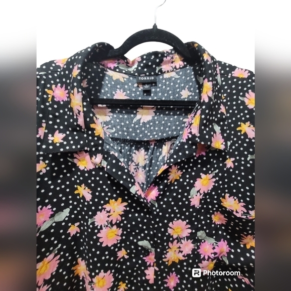 TORRID Sz 6X Polka Dot Floral Button Down Blouse - Picture 5 of 8